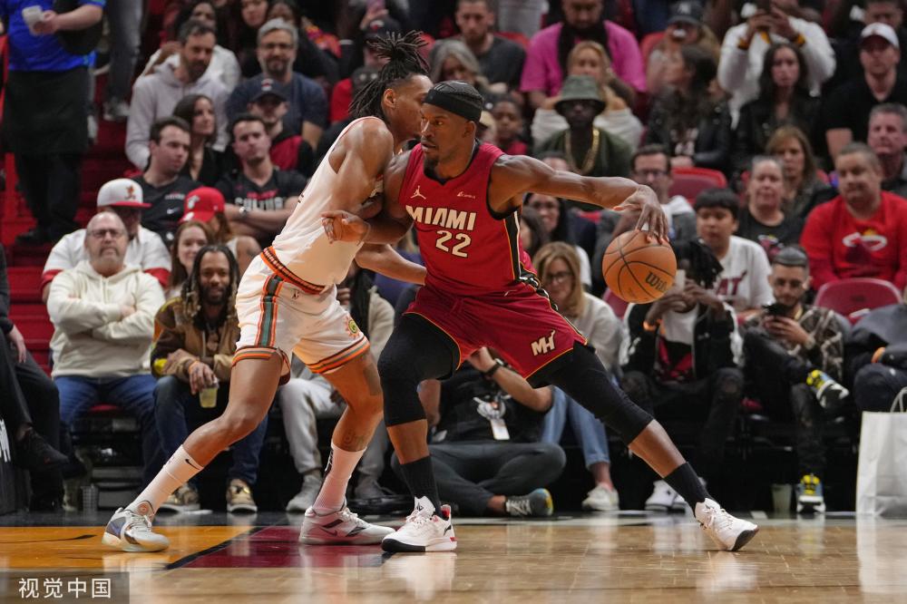 他们全队在 他们全队在